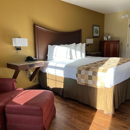 Atkinson Inn & Suites 兰伯顿 外观 照片