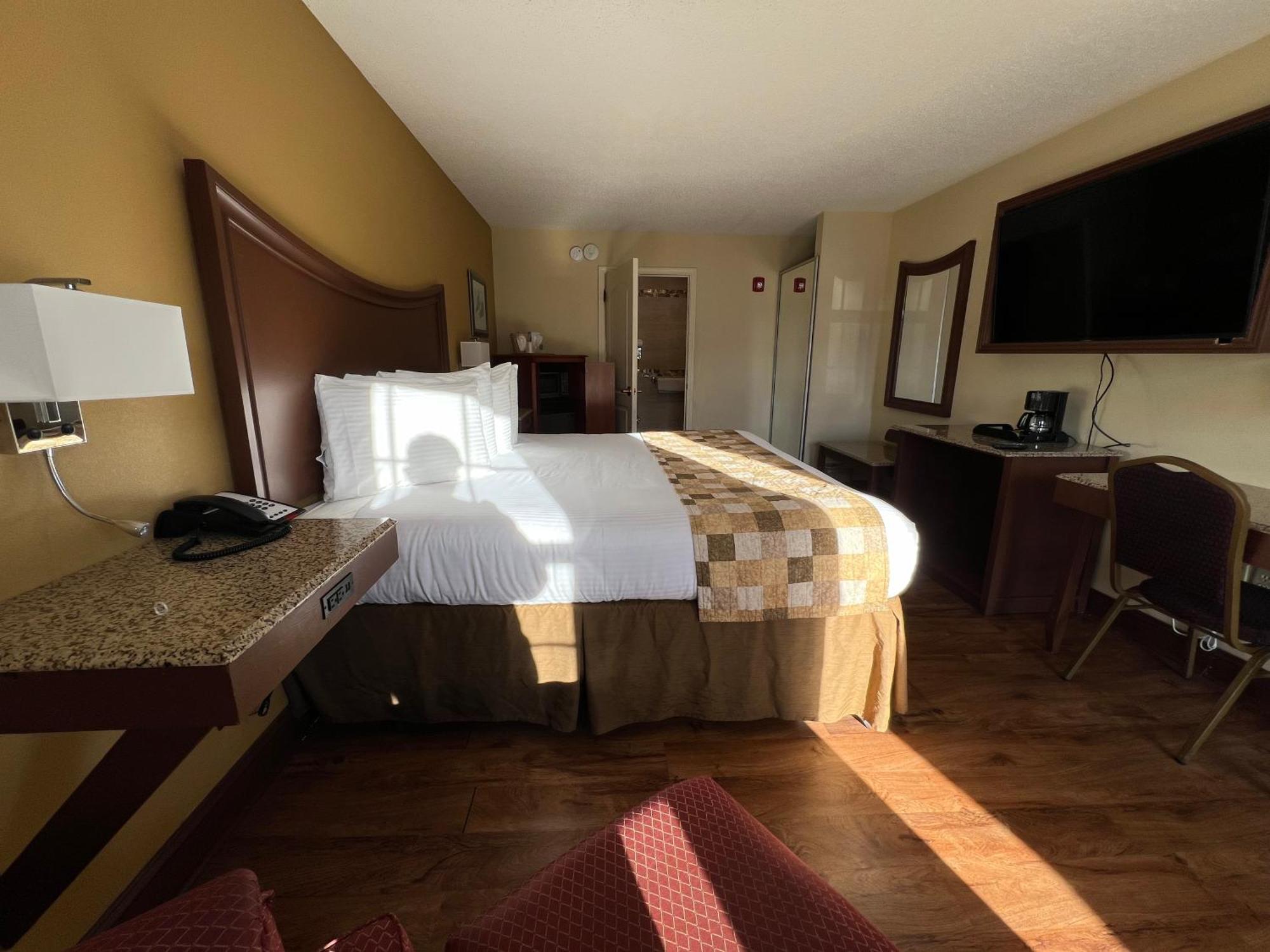 Atkinson Inn & Suites 兰伯顿 外观 照片
