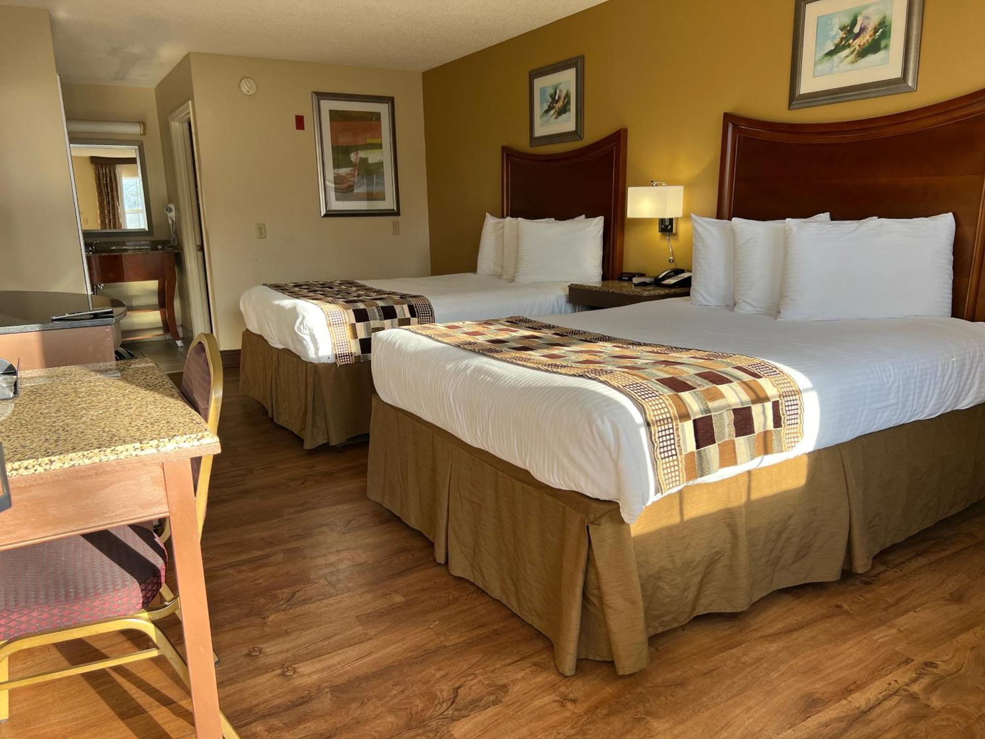 Atkinson Inn & Suites 兰伯顿 外观 照片
