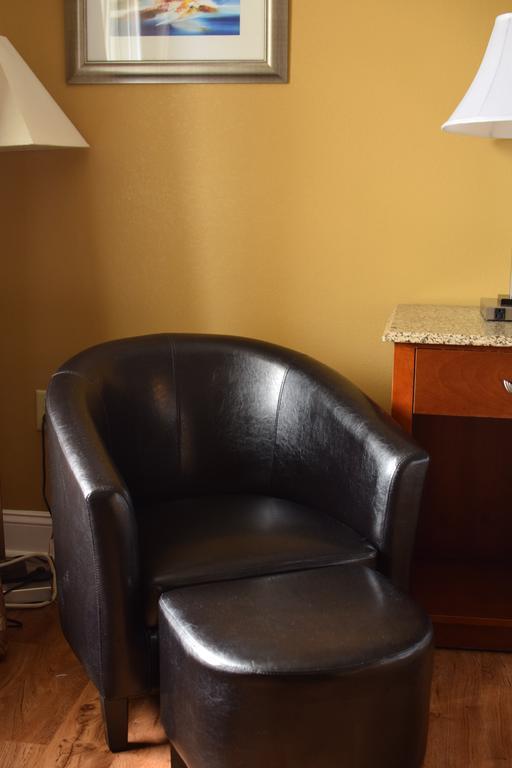 Atkinson Inn & Suites 兰伯顿 外观 照片
