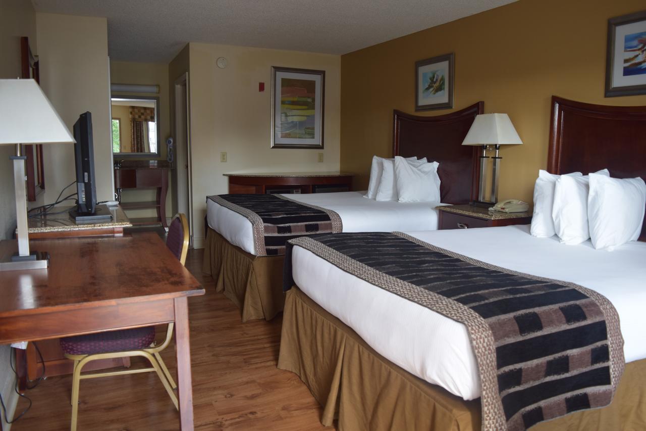 Atkinson Inn & Suites 兰伯顿 外观 照片