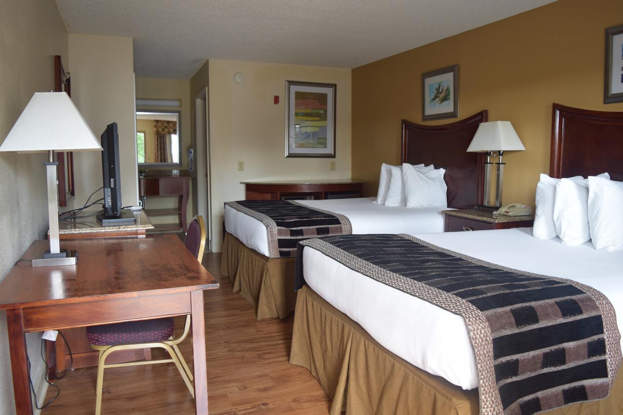 Atkinson Inn & Suites 兰伯顿 外观 照片