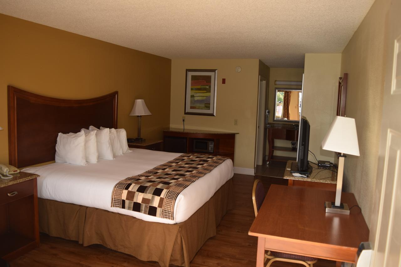 Atkinson Inn & Suites 兰伯顿 外观 照片