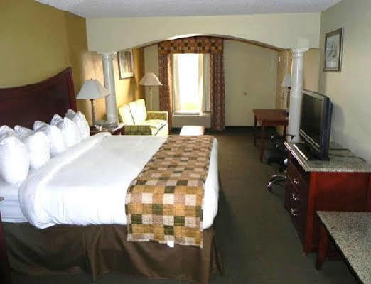 Atkinson Inn & Suites 兰伯顿 外观 照片