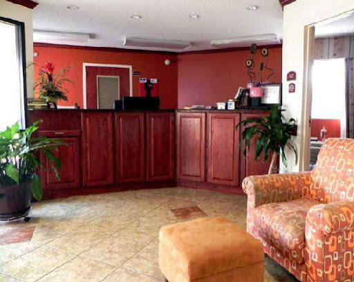 Atkinson Inn & Suites 兰伯顿 外观 照片