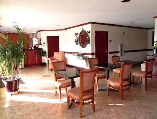 Atkinson Inn & Suites 兰伯顿 外观 照片
